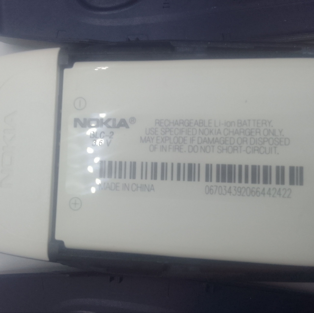 2 Nokia Cell Phones Untested - Picture 4 of 6
